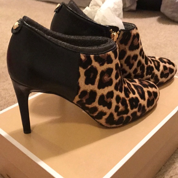 Leopard Michael Kors booties - Picture 2 of 8